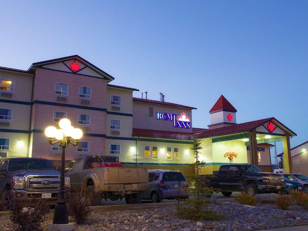 The Kanata By Bcminns - Hinton Bagian luar foto
