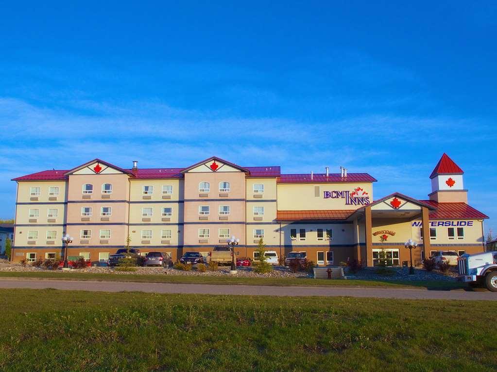 The Kanata By Bcminns - Hinton Bagian luar foto