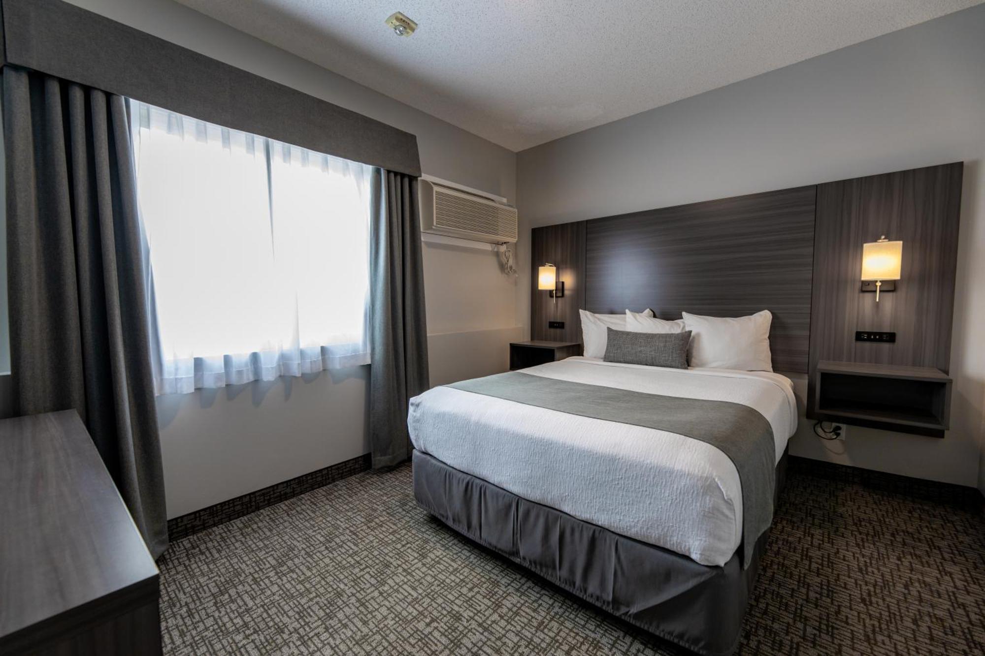 The Kanata By Bcminns - Hinton Bagian luar foto
