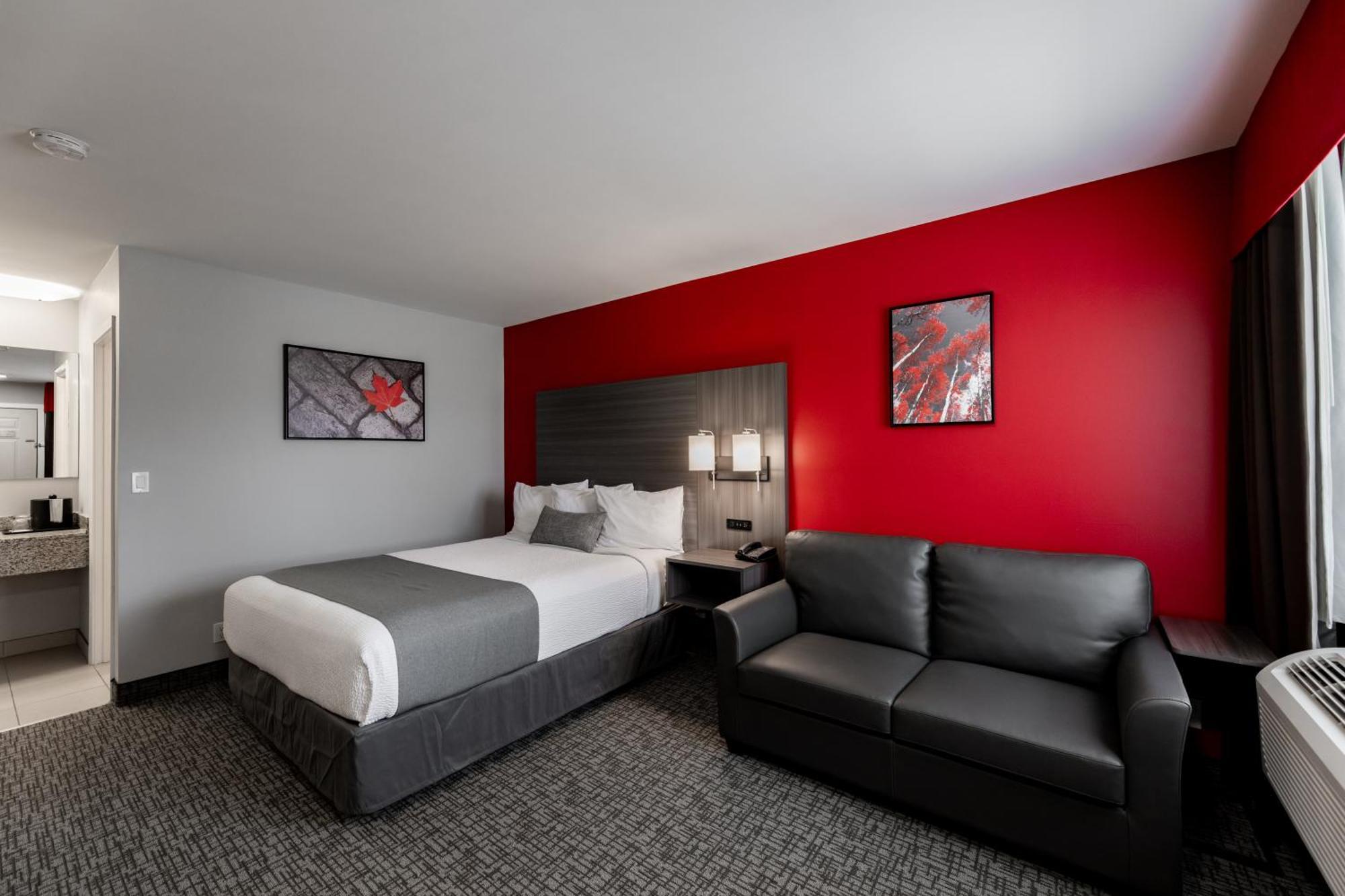 The Kanata By Bcminns - Hinton Bagian luar foto