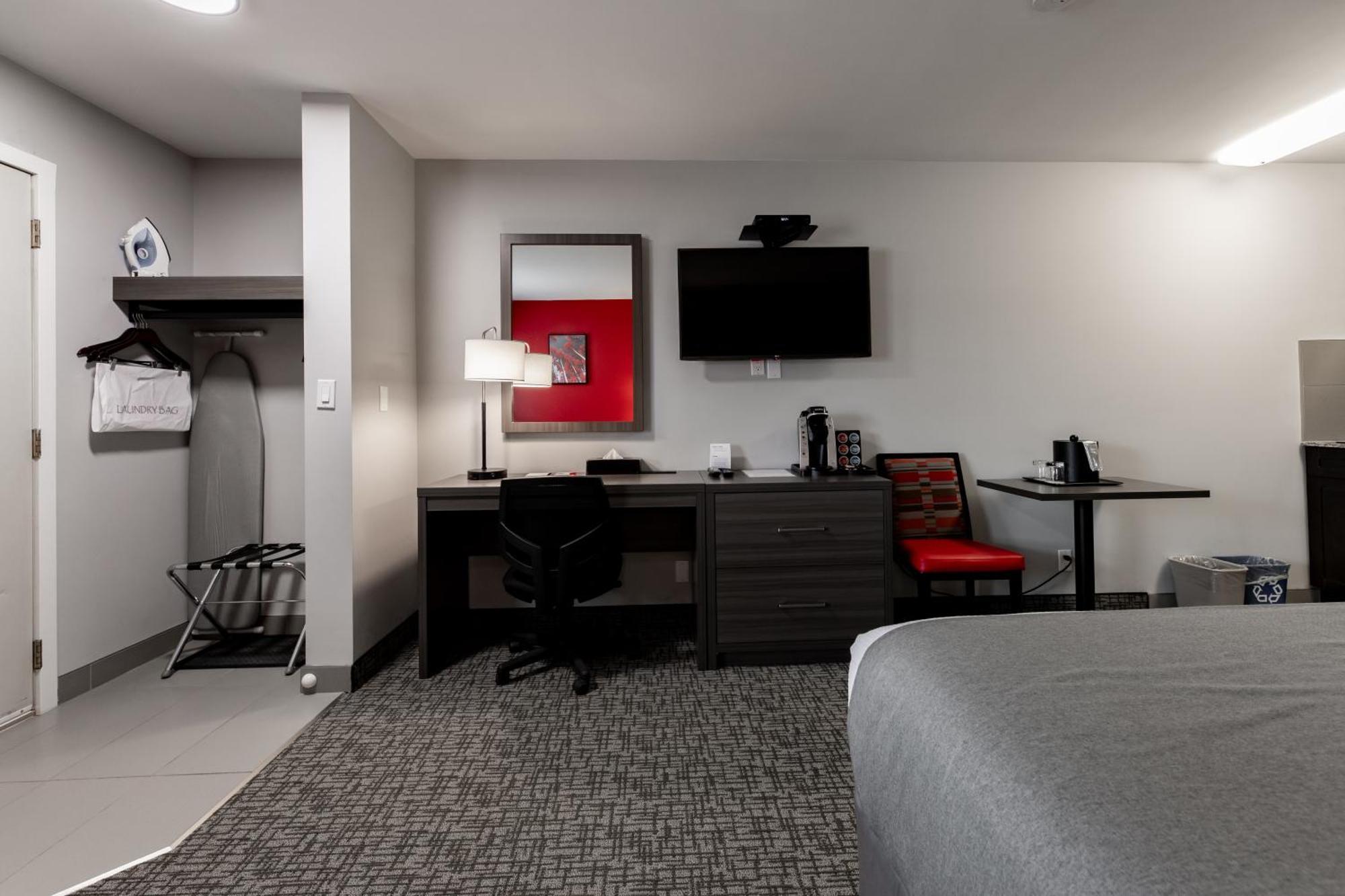 The Kanata By Bcminns - Hinton Bagian luar foto