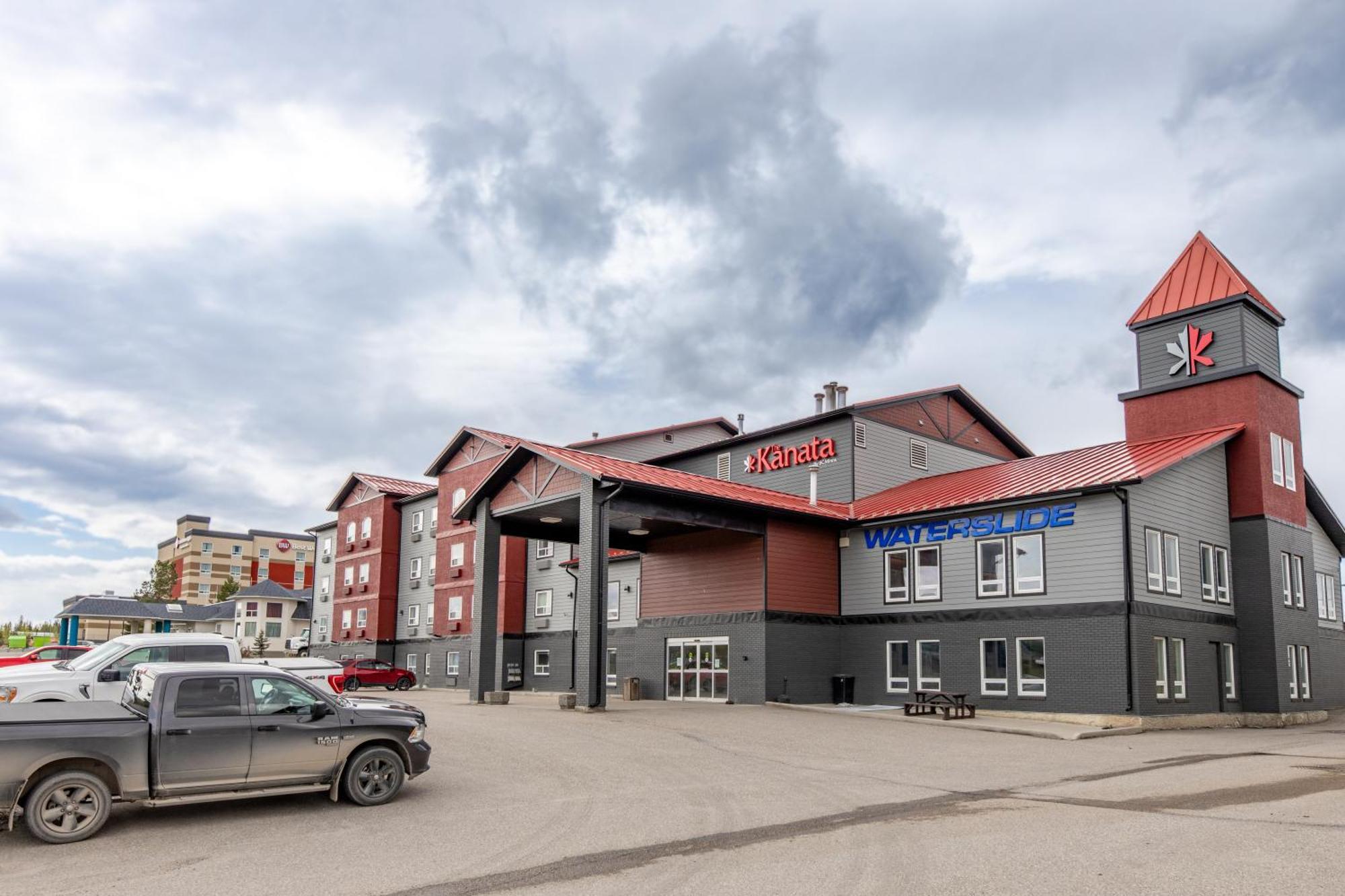 The Kanata By Bcminns - Hinton Bagian luar foto